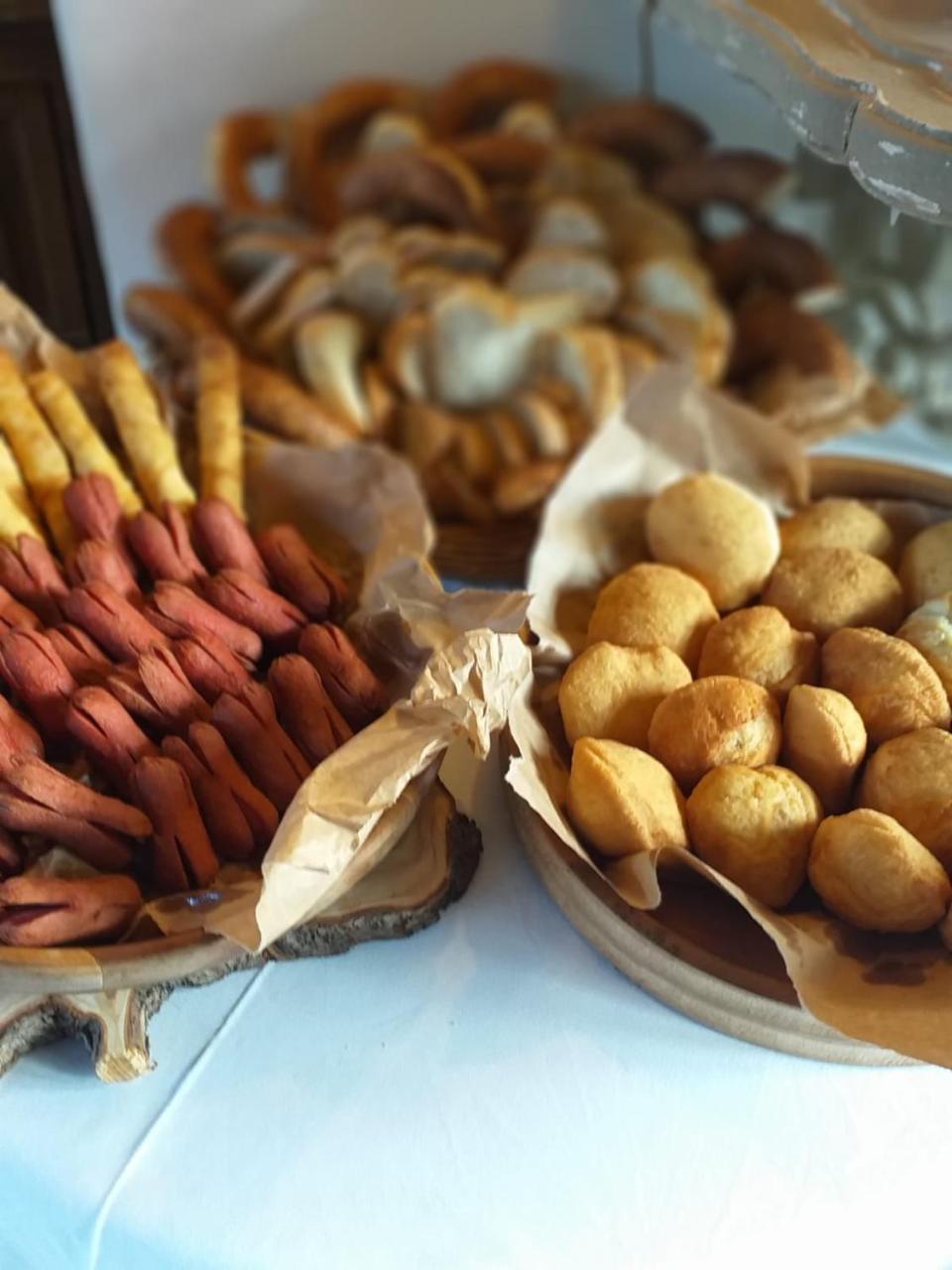 Gullu Konaklari Selçuk Esterno foto