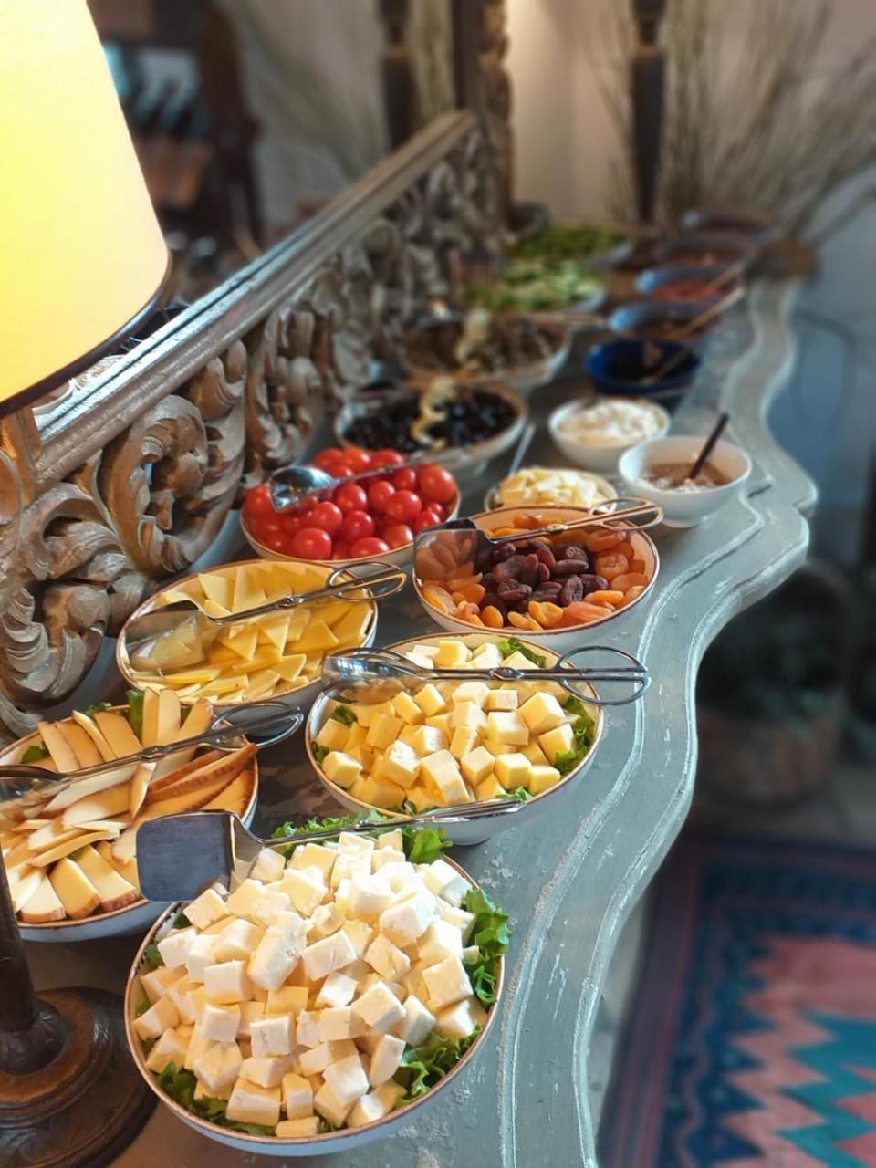 Gullu Konaklari Selçuk Esterno foto